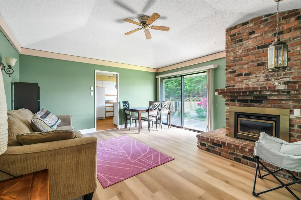 Cozy Retreat On Sandpiper Court - Room A Richmond Homestay