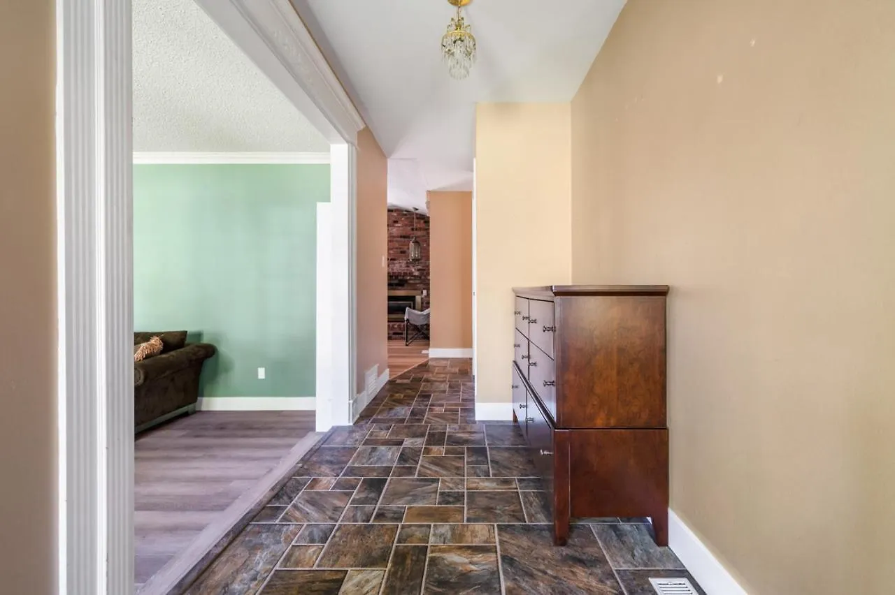 Homestay Cozy Retreat On Sandpiper Court - Room A Richmond
